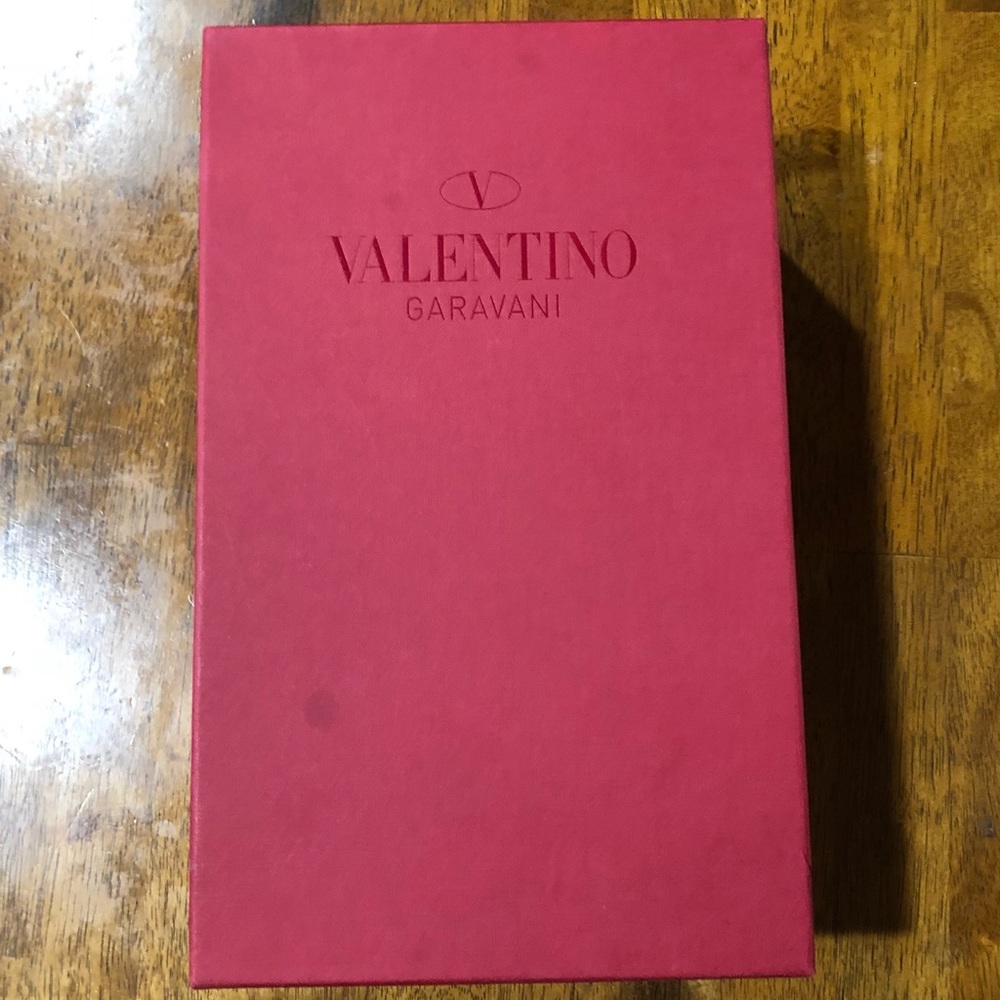 Brand New Valentino Garavani TStrap Rockstud flat